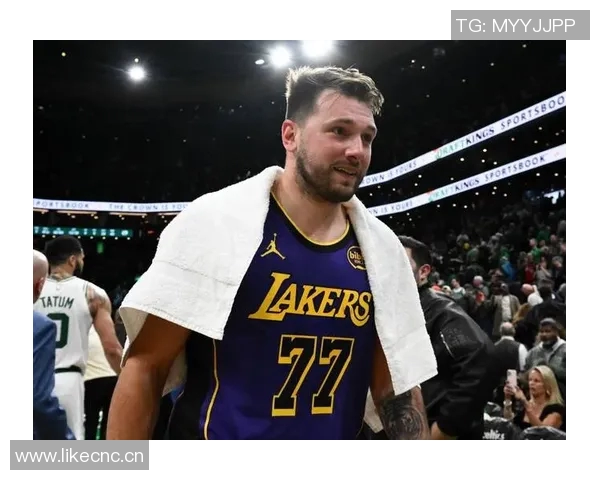 东契奇回应詹姆斯缺席影响称自己并不觉得负担加重 东契奇回应詹姆斯缺席影响称自己并不觉得负担加重