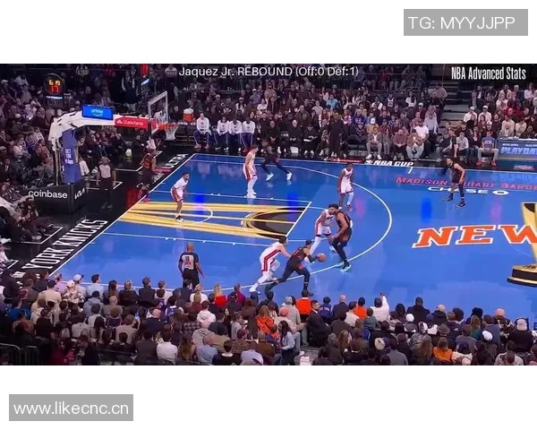 哈克斯表现出色14投7中贡献17分4篮板3助攻1盖帽助球队取得胜利 哈克斯表现出色14投7中贡献17分4篮板3助攻1盖帽助球队取得胜利