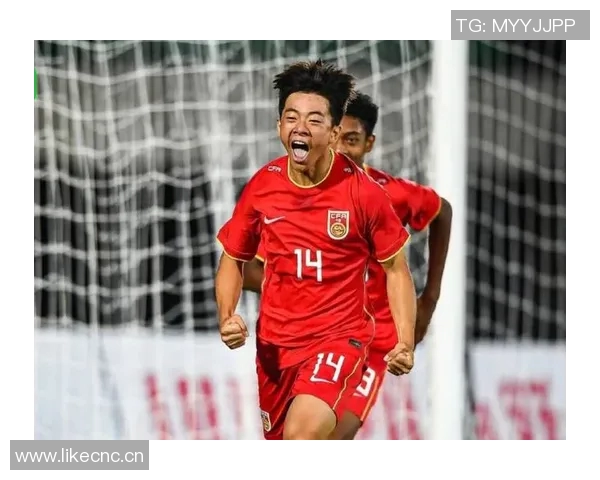 U16国足角球混战进球被判无效裁判未响哨引发争议