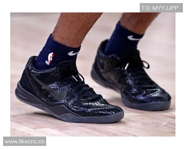 Nike发布Kobe8EXT马年特别版黑色鞋面搭配马毛材质彰显独特风格