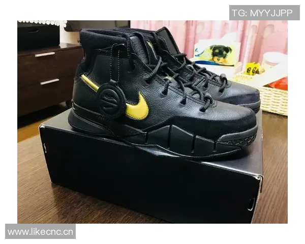 Nike发布Kobe8EXT马年特别版黑色鞋面搭配马毛材质彰显独特风格 Nike发布Kobe8EXT马年特别版黑色鞋面搭配马毛材质彰显独特风格