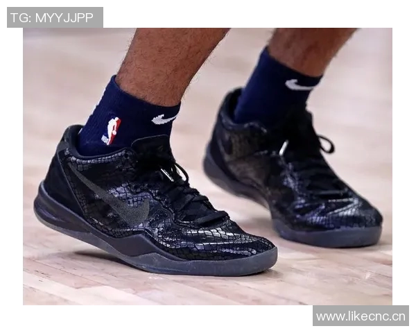 Nike发布Kobe8EXT马年特别版黑色鞋面搭配马毛材质彰显独特风格