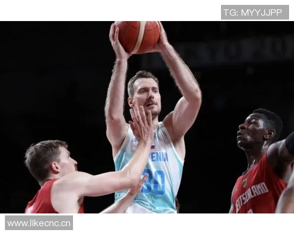 罗威半场表现平平犯规过多仅得4分5板1断1帽影响球队战局 罗威半场表现平平犯规过多仅得4分5板1断1帽影响球队战局