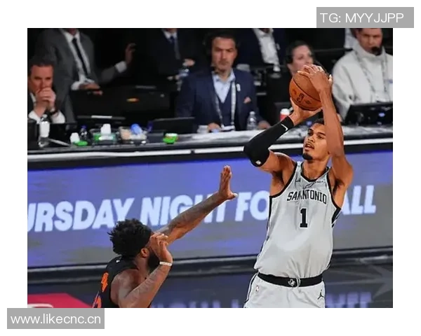 米奇分析文班下半场防守表现显著提升覆盖范围决定比赛走势 米奇分析文班下半场防守表现显著提升覆盖范围决定比赛走势