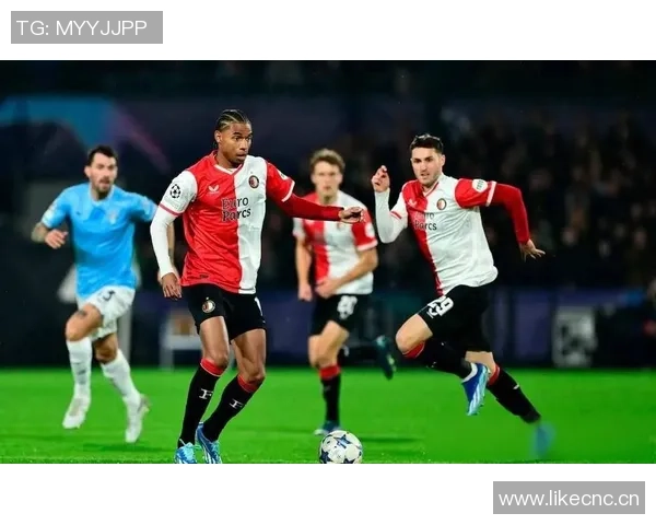 费耶诺德年轻后卫雷德回应拜仁传闻队友开始用德语交流