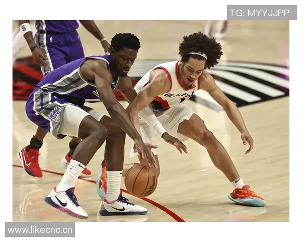 福克斯上半场火力全开11投8中狂砍19分助球队掌控局势